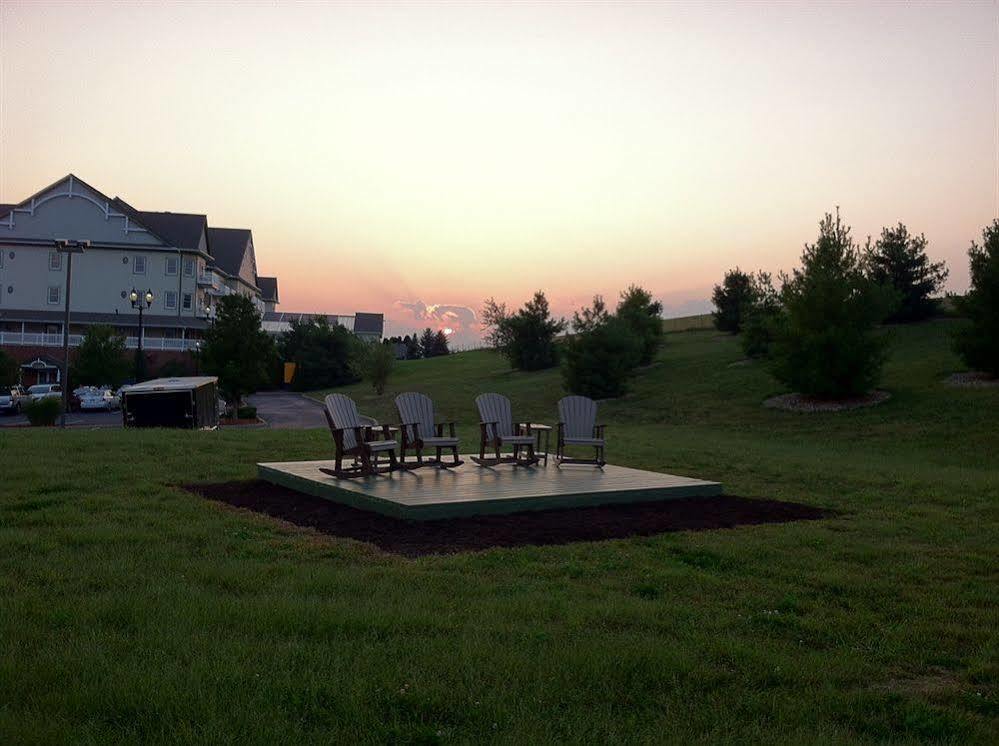 Carlisle Inn Sugarcreek Esterno foto