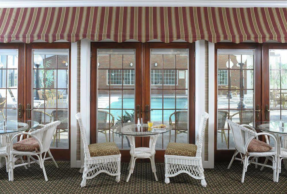 Carlisle Inn Sugarcreek Esterno foto